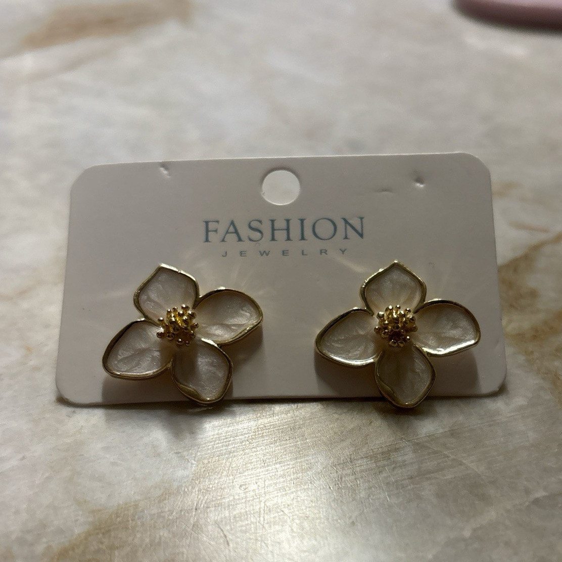 Fashion Jewelry Gold Tone Flower Stud Earrings White Enamel, Butterfly Back