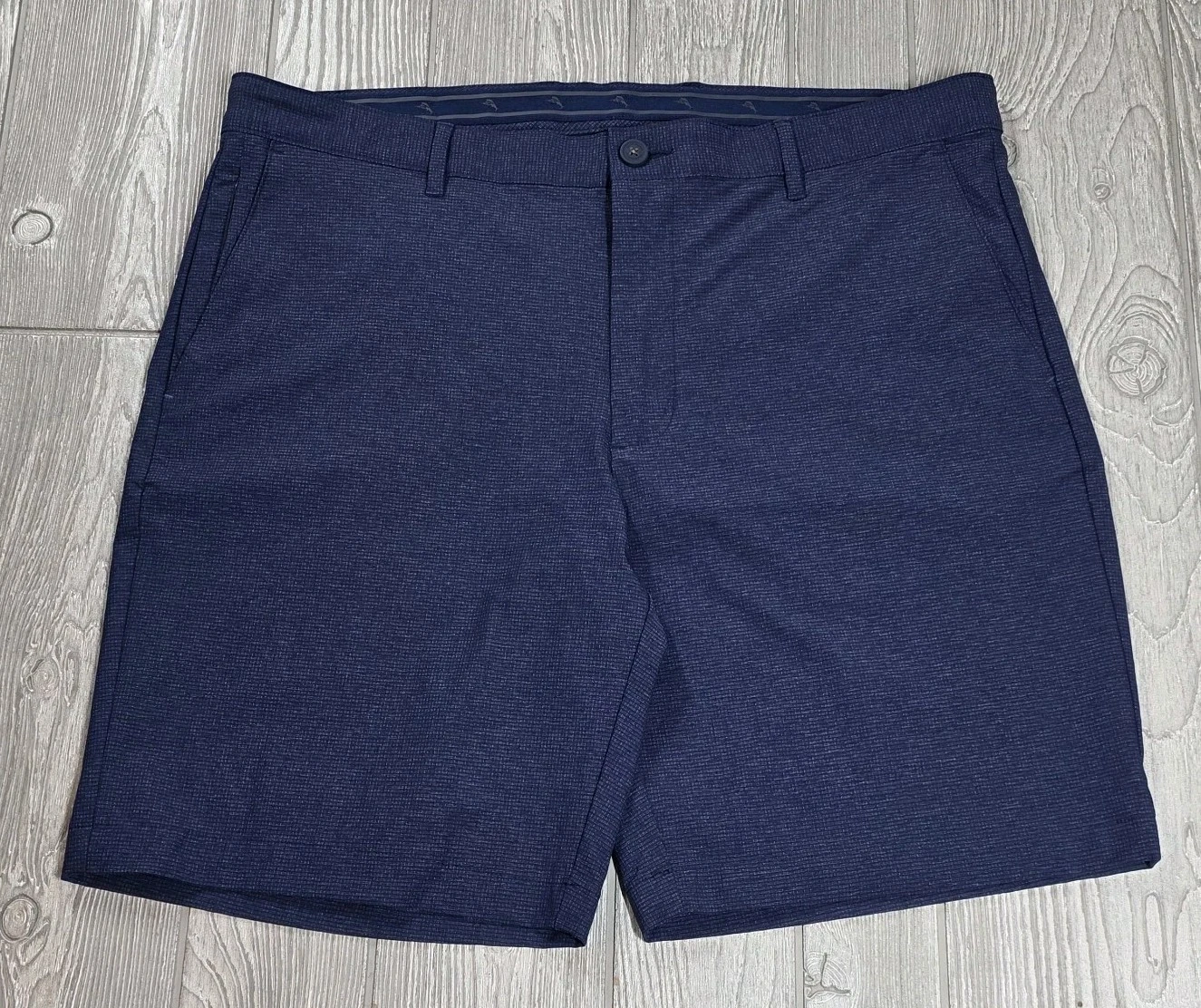 Tommy Bahama Shorts Mens 34x9 Blue Chip Shot IslandZone 9-Inch Shorts Golf
Opens in a new window or
