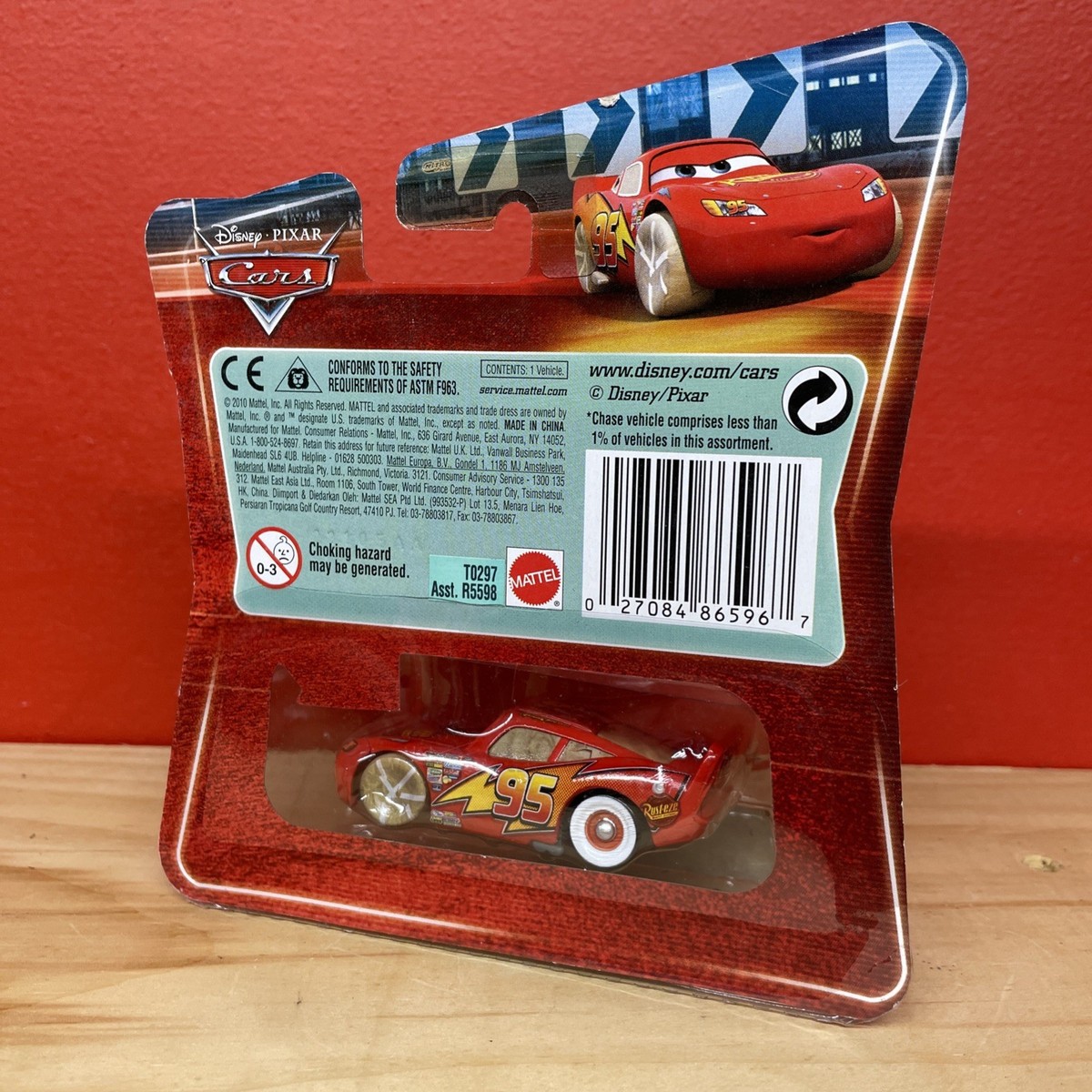 カーズ、マテル、PaintMask マックィーン Disney Pixar Cars Chase Paint Mask Lightning McQueen New | eBay