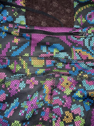 Nike Womens Dri Fit Charcoal With Colourful Pattern Size Small Zip Pocket - Picture 5 of 5