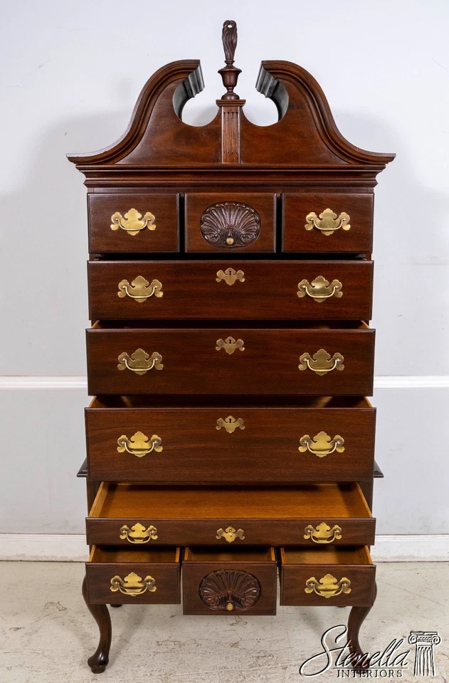 69958: HENKEL HARRIS Mahogany Queen Anne Bonnet Top Highboy - Image 3 of 4