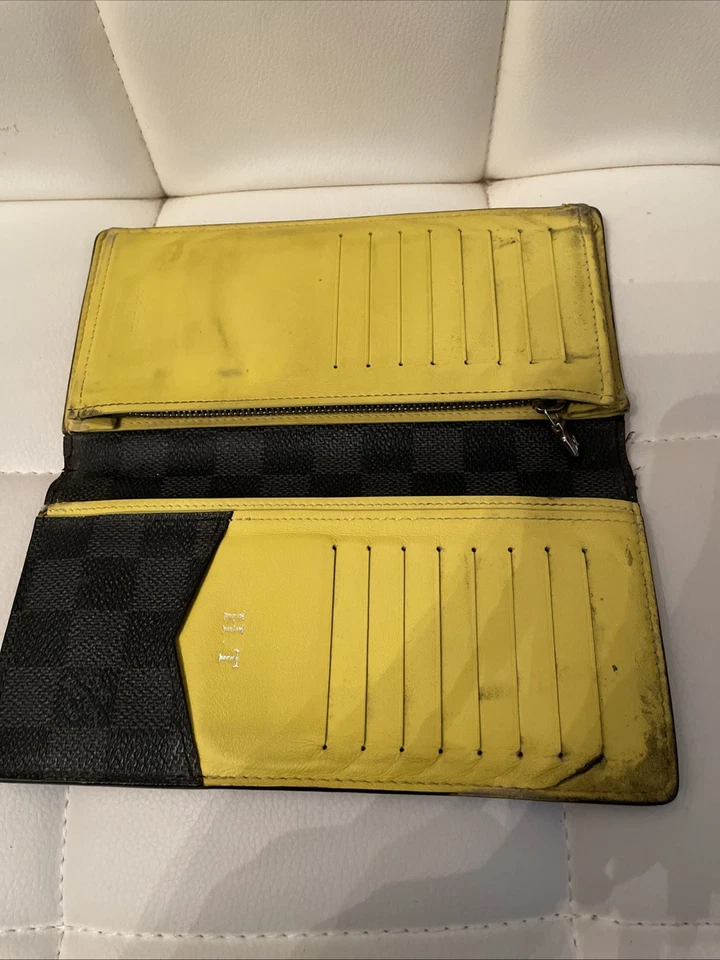 Louis Vuitton Brazza Damier Graphite canvas yellow Stripe Limited Edition Wallet - Image 4 of 4