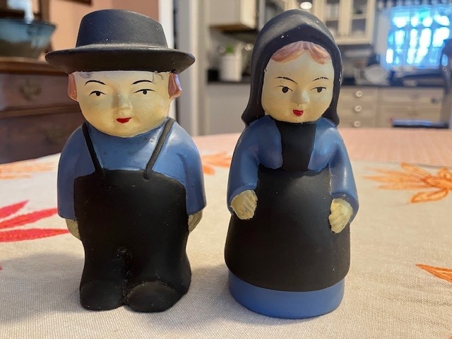 4 1/4" Tall Amish Man and Woman Salt and Pepper Shakers