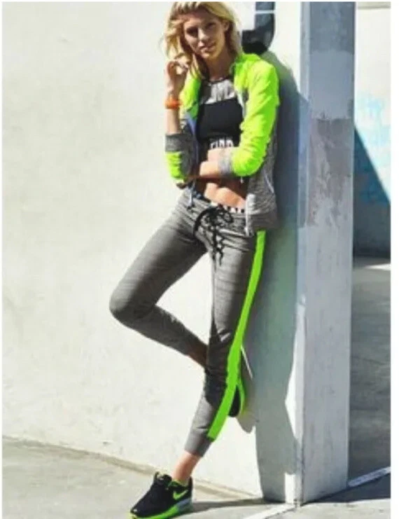 Neon hoodie online outfit