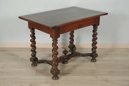 Table du XIXe siècle Louis XIII