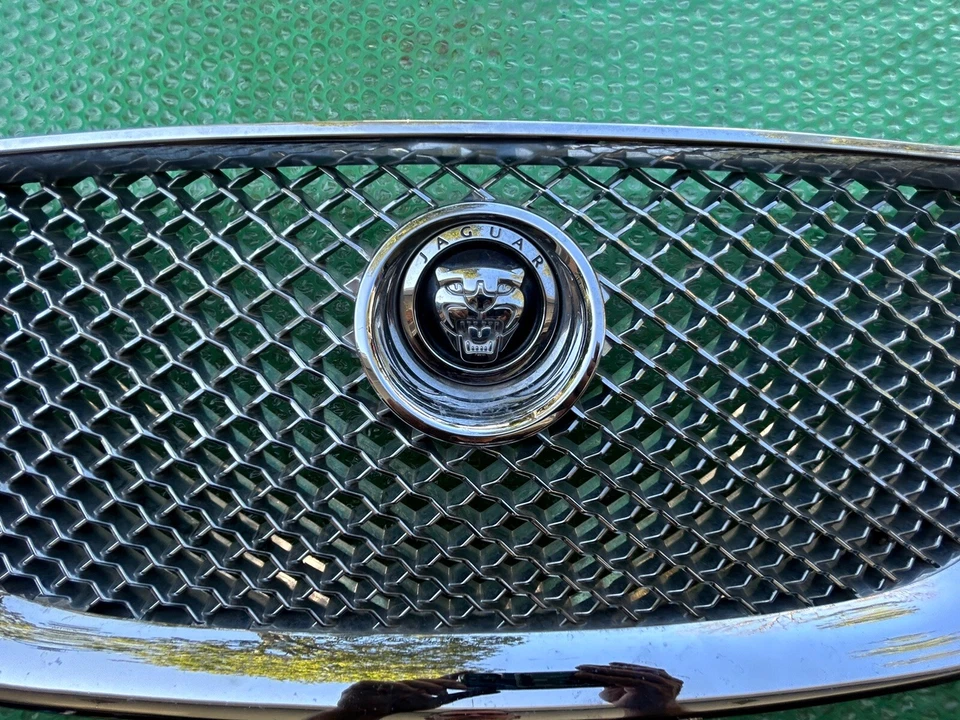 2009-2011 Jaguar XF Front Bumper Upper Grille Gril Complete Genuine OEM - Image 2 of 4