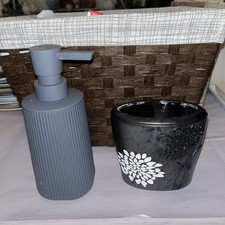 Modern Soap Dispenser Floral Toothbrush Holder-2 Common Bathroom Accessories