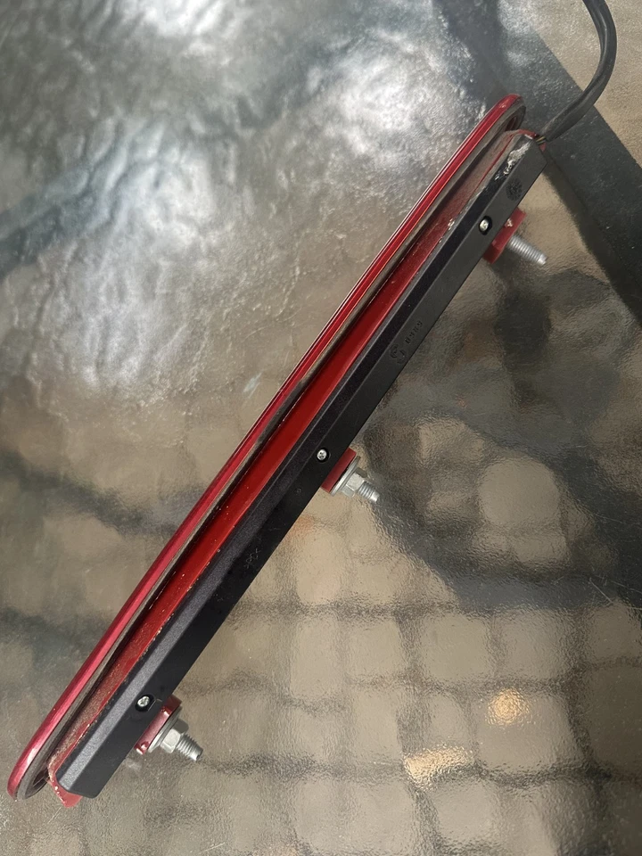 TESTED 1999-09 Saab 9-5 Wagon SportCombi High Trunk Third Brake Light 5335864 - Image 3 of 4