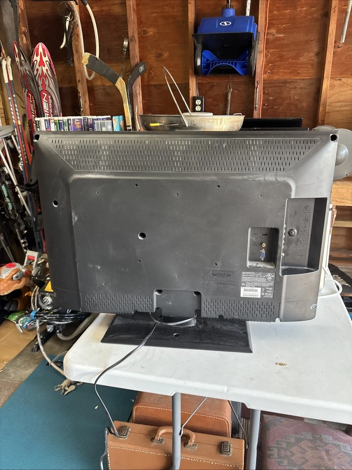 Emerson 32" 720P LCD HD TV LC320EM2F HDMI - Image 2 of 4