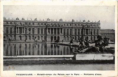 CPA VERSAILLES - Vorkörper des Palastes im Park - Wasserparterre (452994)