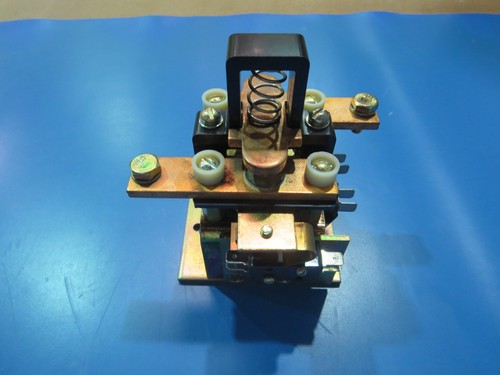 JOSLYN CLARK 7702-9011 200 AMP 54 V.D.C. CONTACTOR - Picture 3 of 5