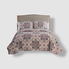 VCNY Home White Wyndham Medallion 3-Pc. King Size Quilt Set