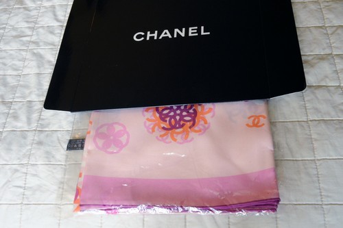 NEW! CHANEL A12 SHARF 100% SILK PINK COLOR Authentic - Picture 5 of 5