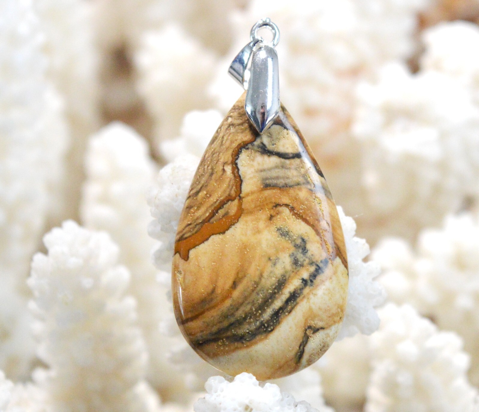 Pendentif pierre naturelle Jaspe Paysage de 31 carats un cadeau d'anniversaire mémorable