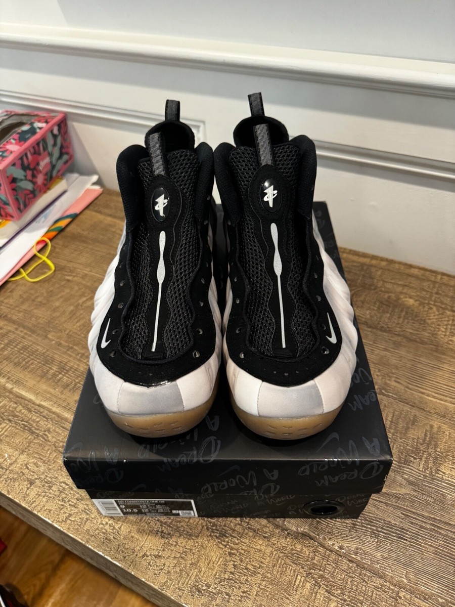 New Nike Air Foamposite One QS : FB2195-200 size 9 - Missing Laces