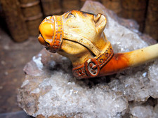 GROSSE PIPE SCULPTEE EN ECUME