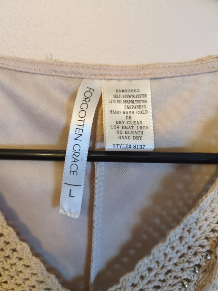 Túnica Forgotten Grace Crochet Cuello en V Adornada Manga Acampanada Boho Cottagecore L Foto 3 de 4