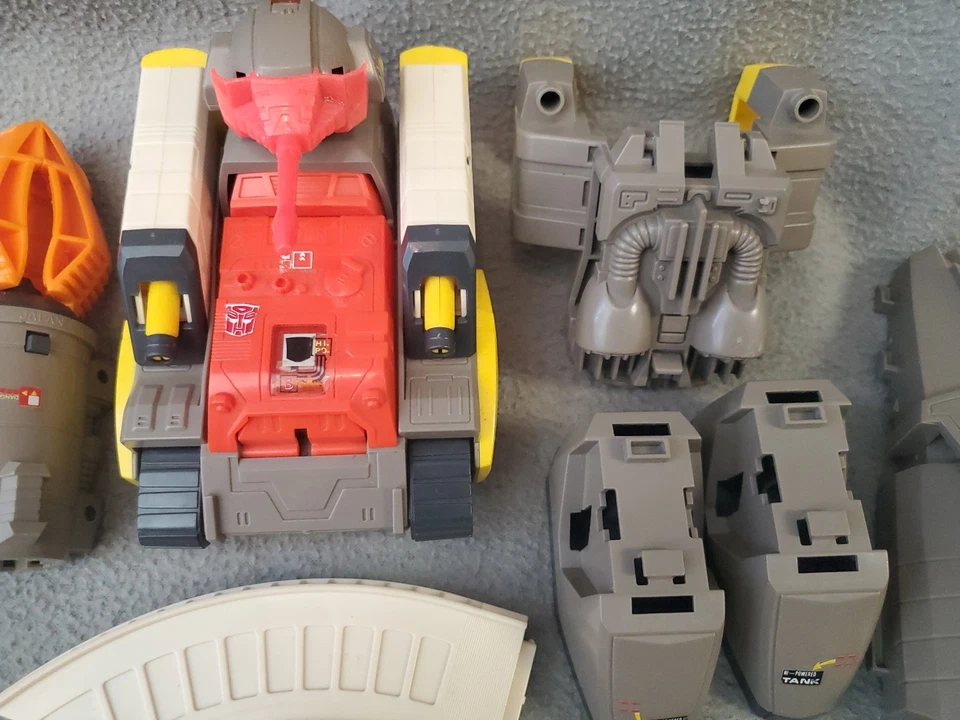 Vintage Transformers G1 Omega Supreme Base 100% Complete Clean But Not Working - Image 4 of 4