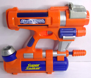 Hasbro Nerf Super Soaker Flash Flood 2004 Vintage Water Blaster Orange Purple