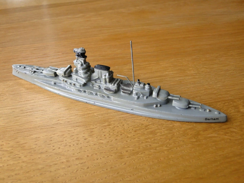 Wiking Schiff BARHAM, Schiffsmodell 1:1250