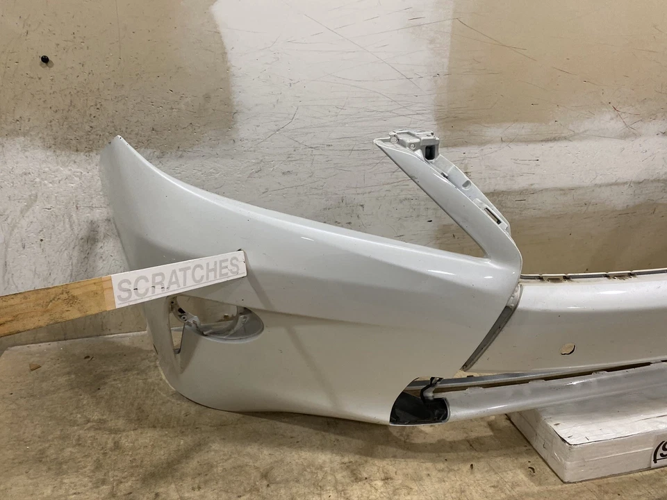 OEM 2013-2015 LExus RX350/RX450H con orificios de sensor, sin arandelas cubierta de parachoques delantero Foto 3 de 4