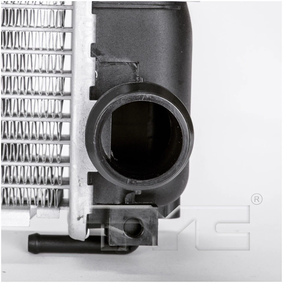 Радиатор в сборе TYC 2284 для 99-03 BMW 525i 528i 530i 540i - Изображение 4 из 4