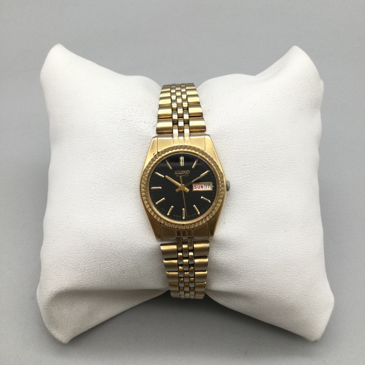 Vtg Seiko Watch Womens Gold Black Dial Day Date 24mm 7N83-0041 New