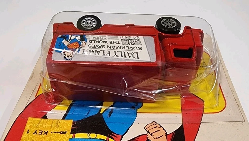 Camión de colección Corgi Juniors Red Leyland HO Diecast Superman Daily Planet cardado Foto 4 de 4