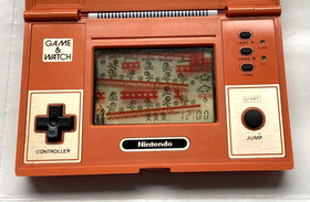 Vintage 1982 GAME & WATCH -DONKEY KONG DK-52 - LCD Game (Very Good Condition)