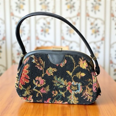 Vintage Dova Brand Tapestry Purse