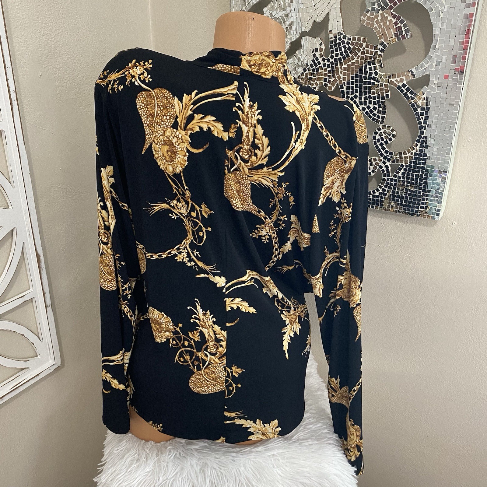 BOLD ELEMENTS 1X GOLD PRINTED STRETCH SHOULDER CU… - image 3