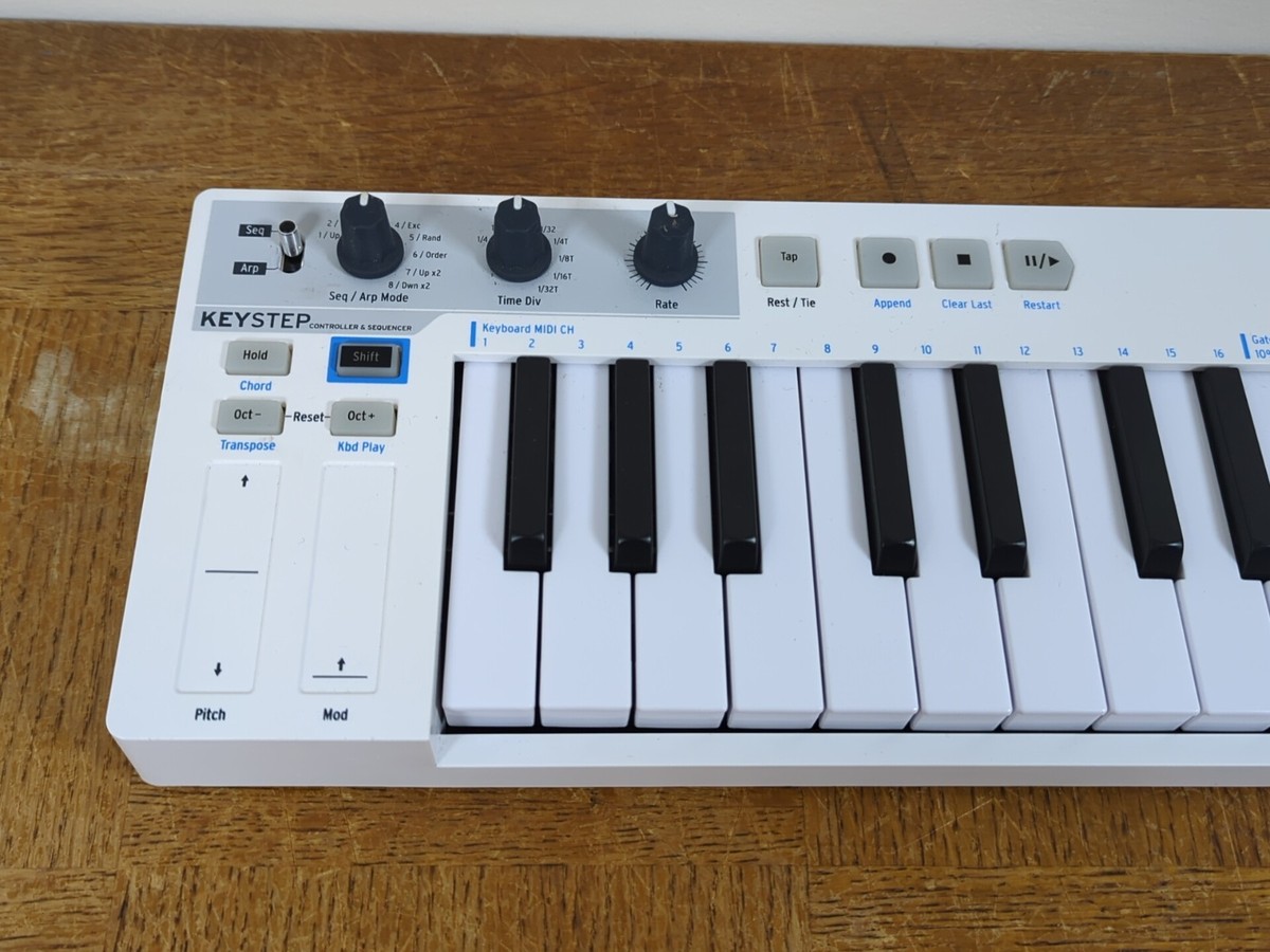 Arturia KeyStep 32-Key MIDI Keyboard Controller Sequencer White w
