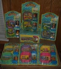 #7860 Vintage Tara Toys Teeny Tiny Collection Dolls & Dollhouse Carrying Case