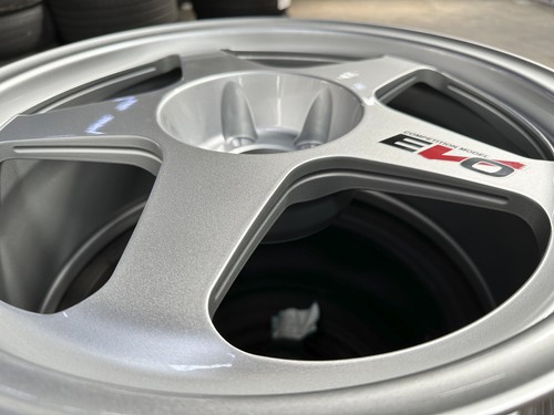 New 18x8.5J AOW EVO Regamaster Silver (4 Wheel) 5x114.3 HONDA CIVIC TOYOTA MAZDA - Picture 11 of 13