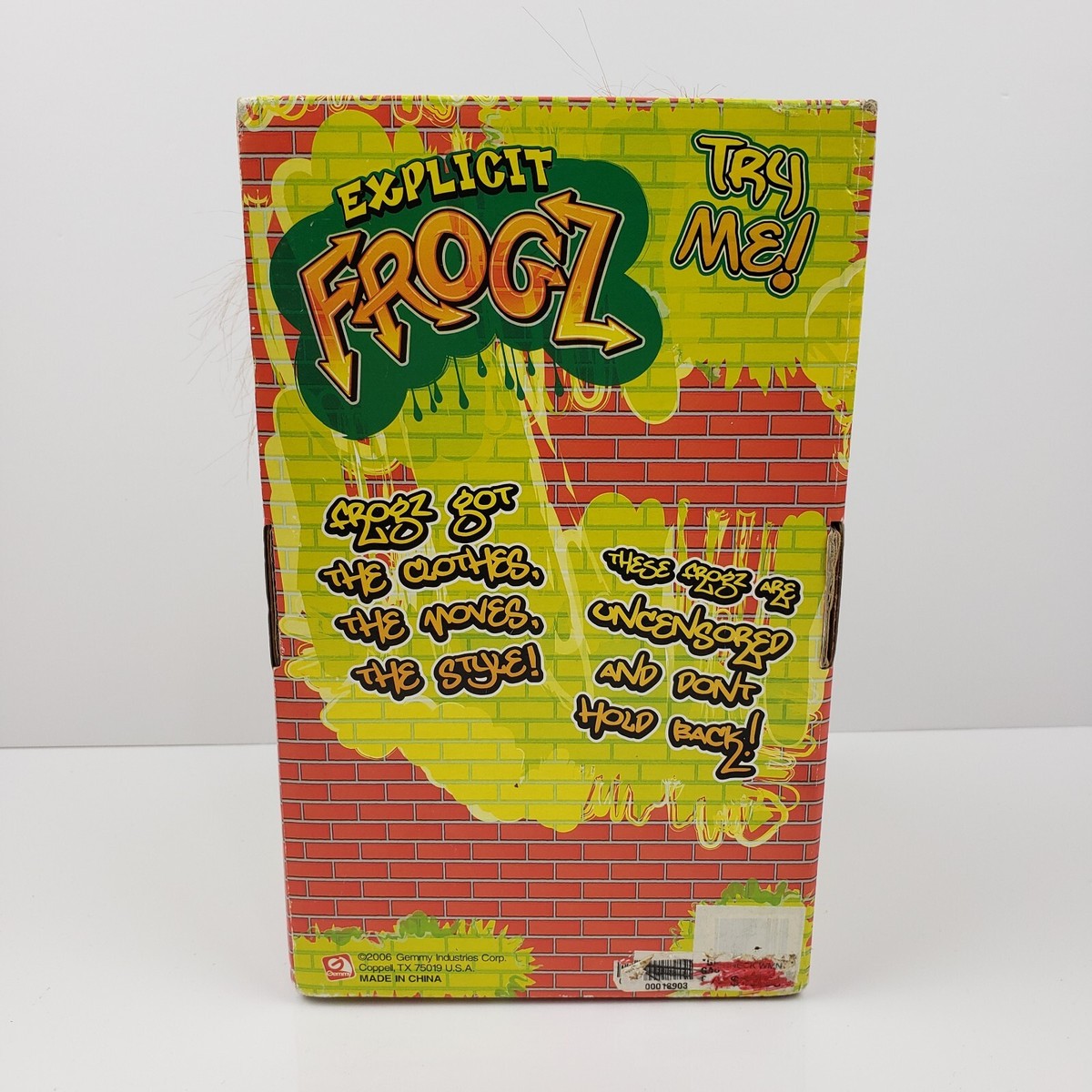 2006 Gemmy Explicit Frogz Redneck Woman Singing Frog Plush Toy In