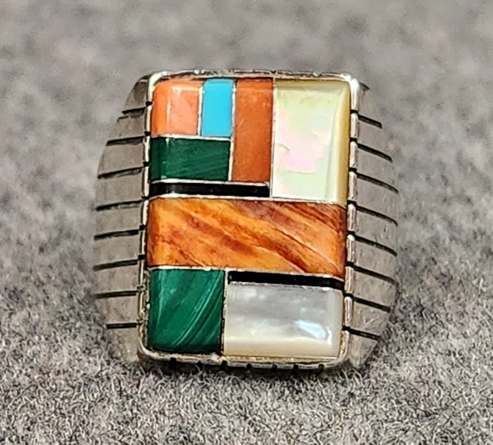 Anillo de plata esterlina con incrustaciones geométricas coloridas de varias piedras para hombre, talla 10 de EE. UU. Foto 3 de 4
