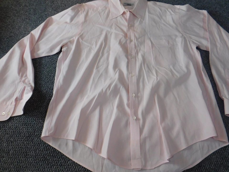 Saks Fifth Avenue Mens Shirt 17 pink classic pinpoint Oxford button up - Image 3 of 4
