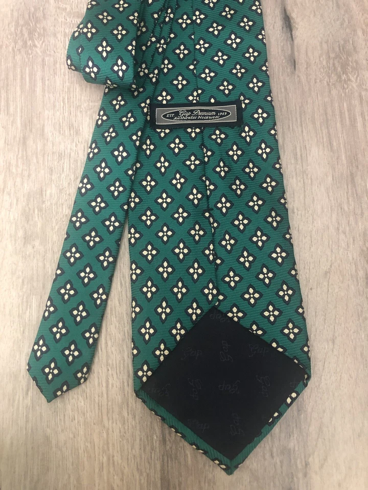 "Corbata Gap Premium auténtica hecha en EE. UU. 100 % verde seda 58"" x 3,75""" Foto 3 de 4