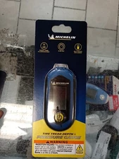 MICHELIN DIGITAL TIRE TREAD DEPTH & PRESSURE GAUGE 5-99 PSI LED FLASHLIGHT - NEW