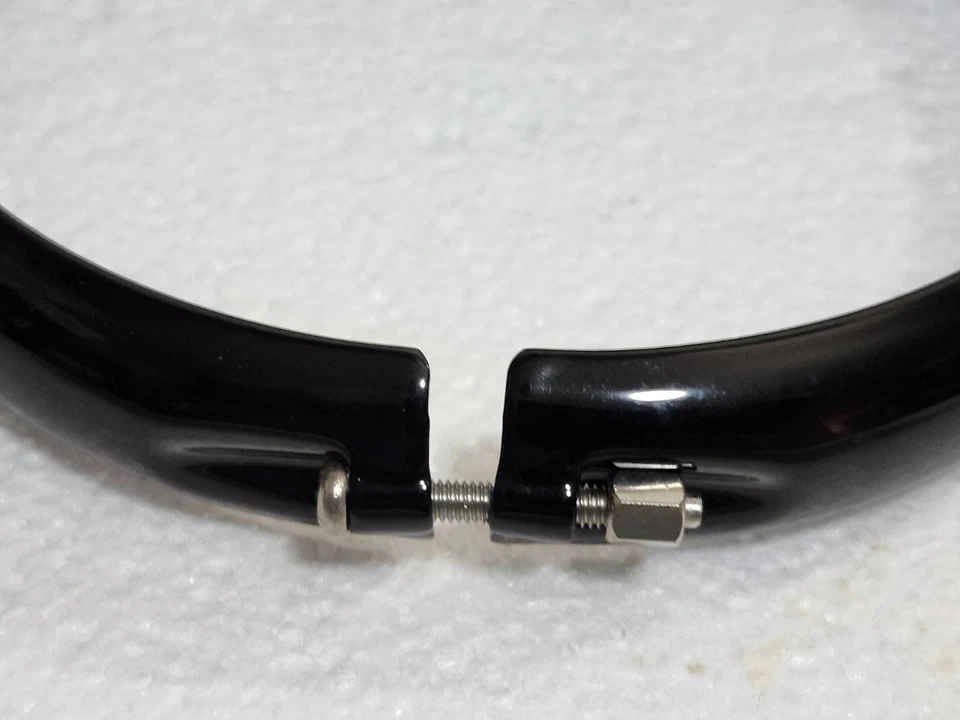 Nuevo anillo de ajuste de faros negro Triumph Bonneville Bobber 2017-2022 OEM # A9830103 Foto 3 de 4