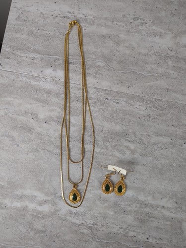 Gold Tone & Black Pendant Necklace Matching Earrings, Teardrop Shape - Picture 2 of 8