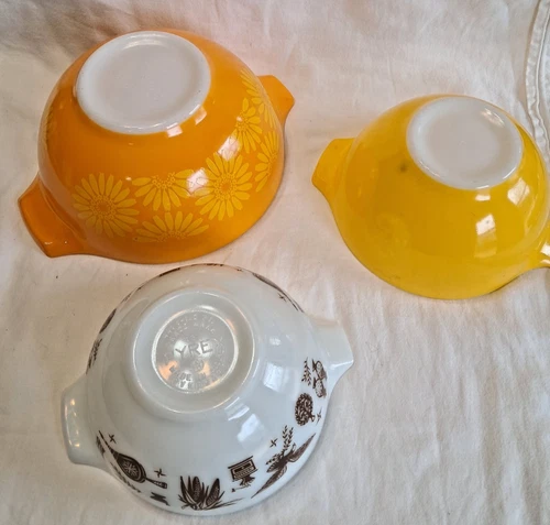 Vintage Pyrex Cinderella Mixing Bowl Lot Early American & Daisy Yellow 443 441