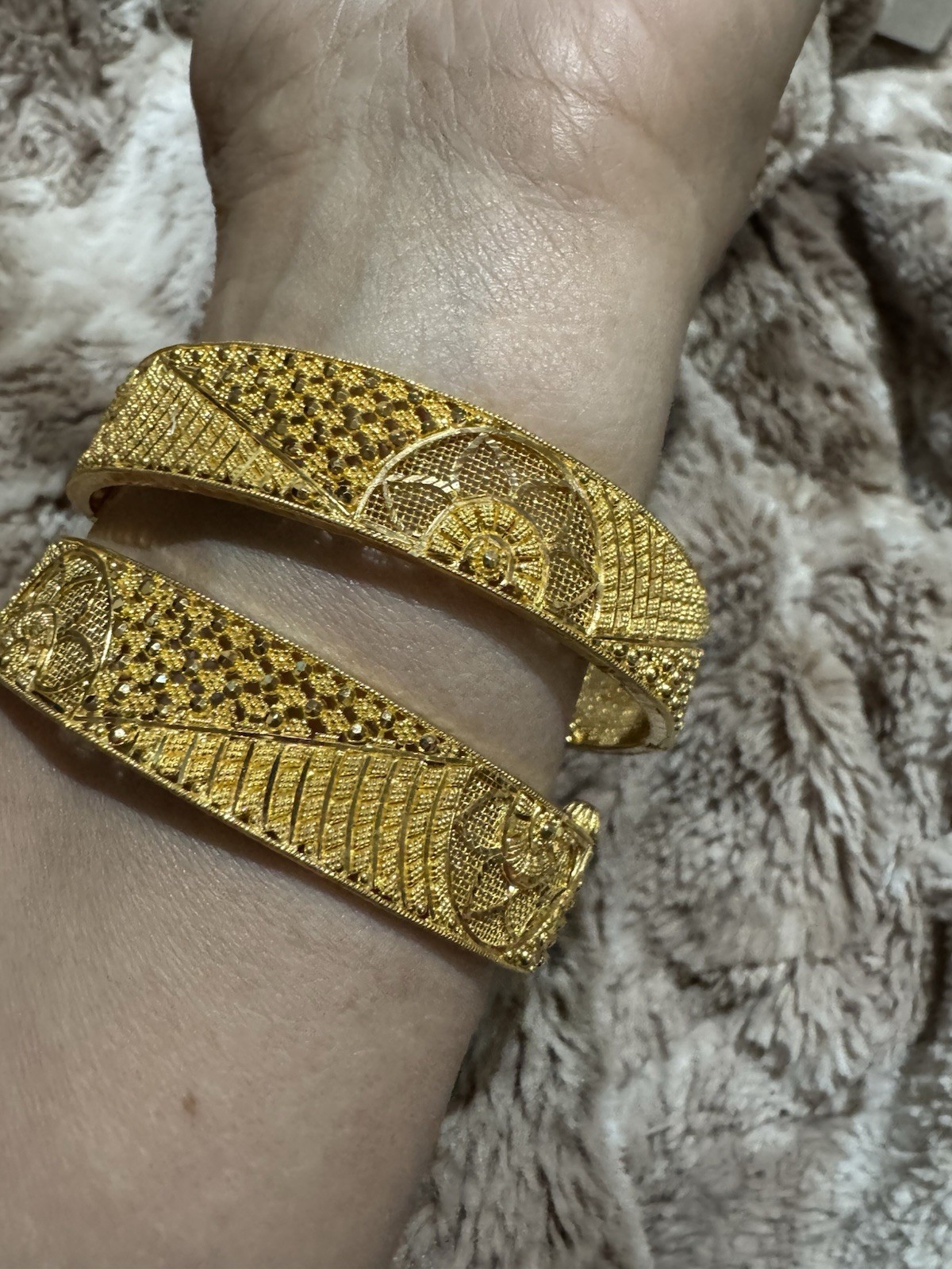 22K Solid Gold Hinged Bangles – Matching Pair (Se… - image 10