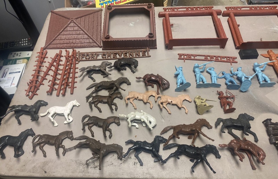 Marx western Playsets Accessories Tin Toys Ect A Huge Mix Of Stuff eBay