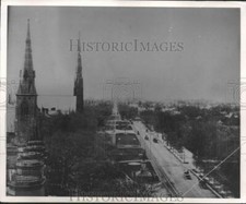 1955 Press Photo Milwaukee, Court of Honor Held One Statue on Spring Street