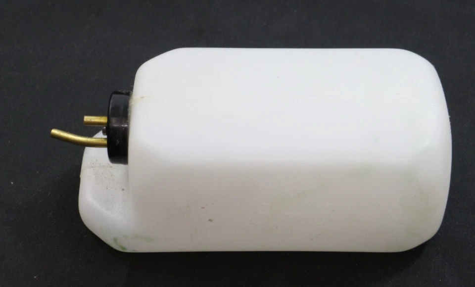 Du-Bro Remote Control Polyethylene 8oz Glow Fuel Tank Model S-8 - Image 3 of 4