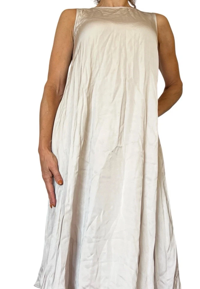 MUJER FABIANA FILIPPI VESTIDO SIN MANGAS LÍNEA A MIDI MINAMILISTA BEIGE SATINADO 6 Foto 4 de 4