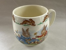  Vintage Royal Doulton Bunnykins Kubek z pojedynczym uchwytem Kubek Zbieranie kwiatów