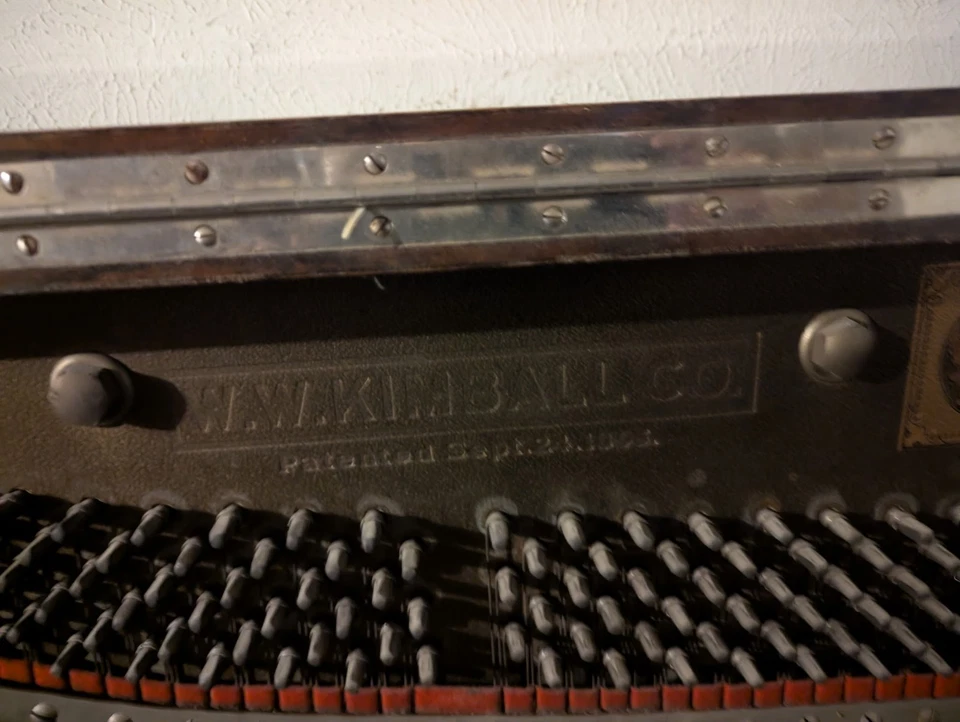 Piano kimball vertical antigo - Imagem 2 de 4