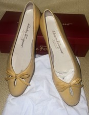 VTG Salvatore Ferragamo Yellow / Gold Bow Flat Shoes 7.5 AA